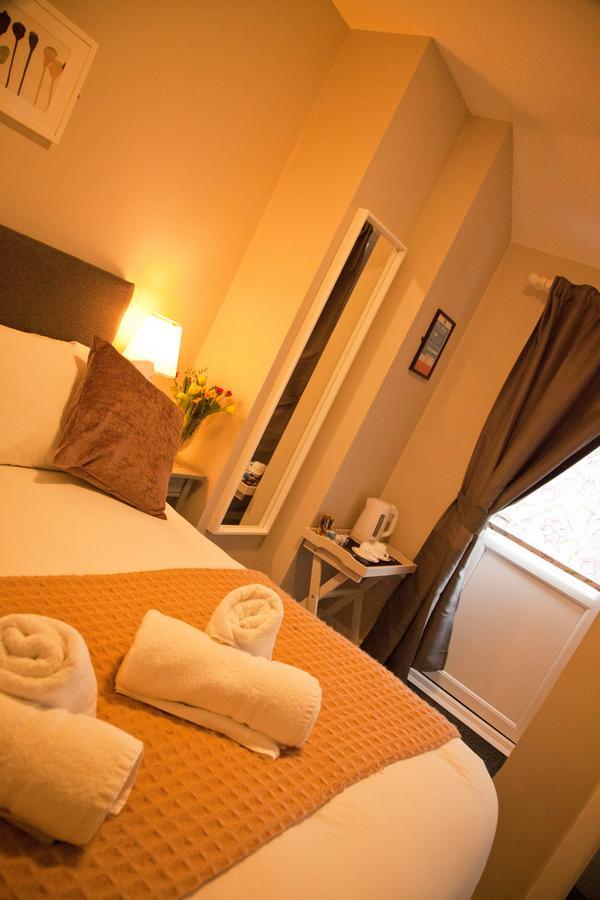 Rowton Poplars Hotel Честер Екстер'єр фото